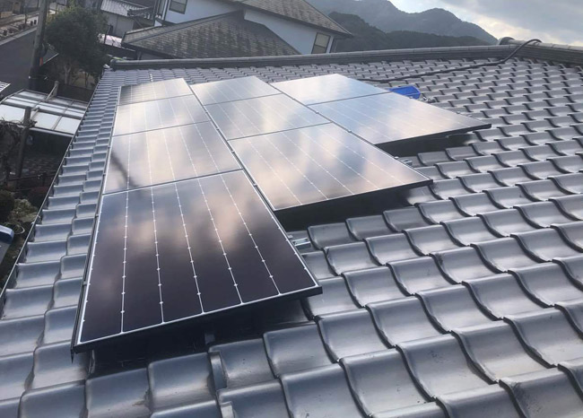 福岡県嘉穂郡 N様邸の太陽光発電_カナディアンソーラー：CS1H-335MS